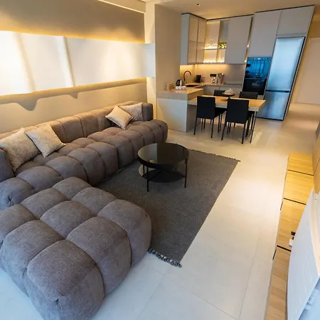 Ameli Luxury Apartment *